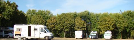 Borne de services camping-car
