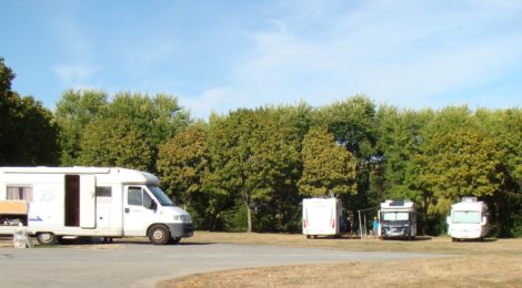 Borne de services camping-car