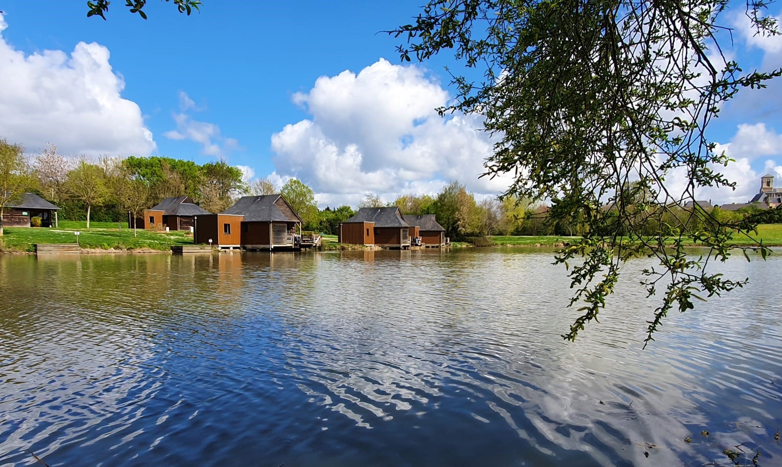 Les Chalets Village Vacances Et Pêche